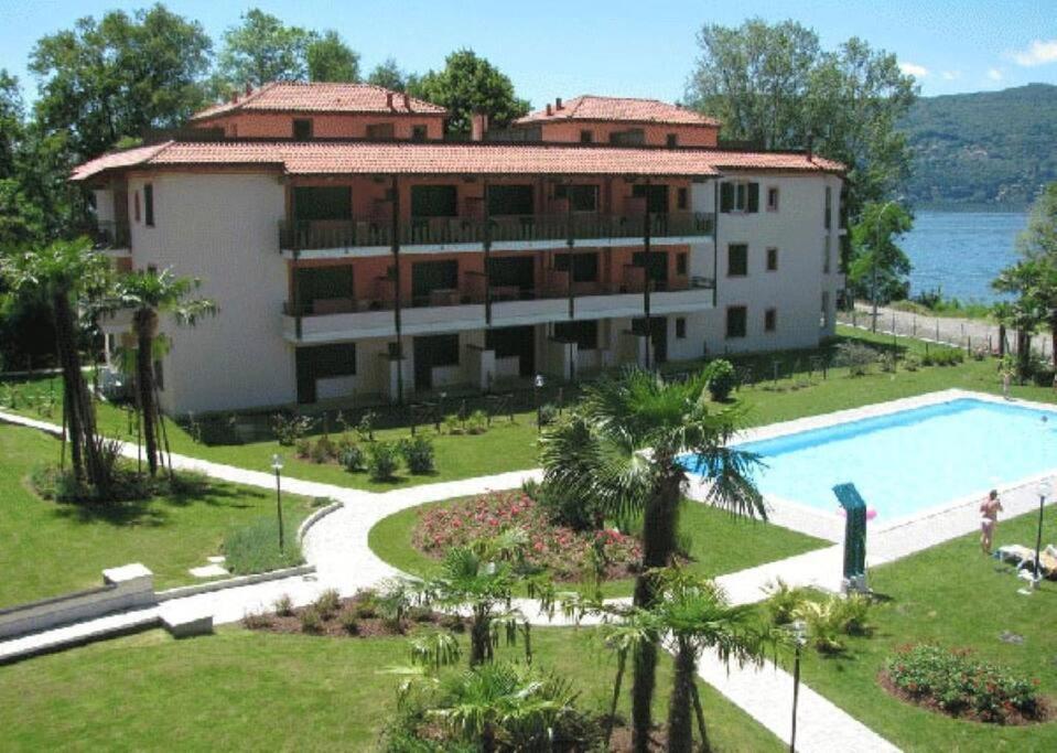 La Casa Sul Lago Monvalle Exterior photo